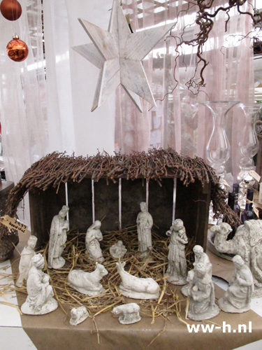 Kerststal Betonnen Kerstbeeldjes compleet 34.99 Kerststal Betonnen Kerstbeeldjes compleet 34.99